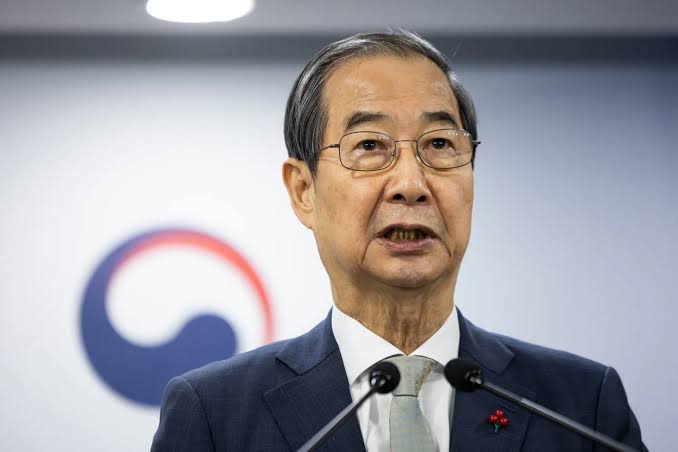 Ex-South Korean PM Han Duck-soo Enters Presidential Race